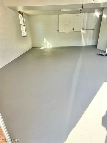 10 1st Court, Belpre, OH 45714