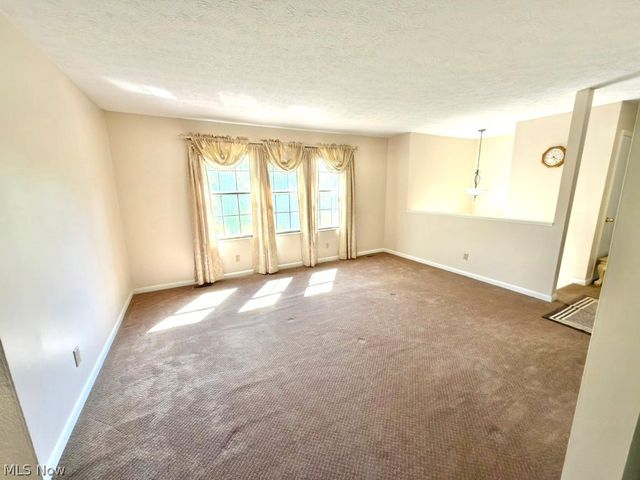 10 1st Court, Belpre, OH 45714