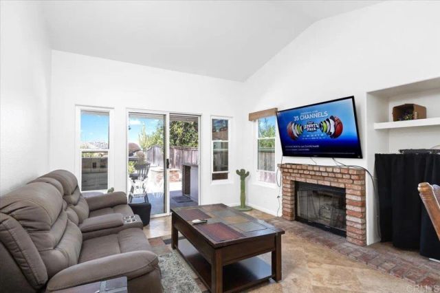 878 Rivertree Drive, Oceanside, CA 92058