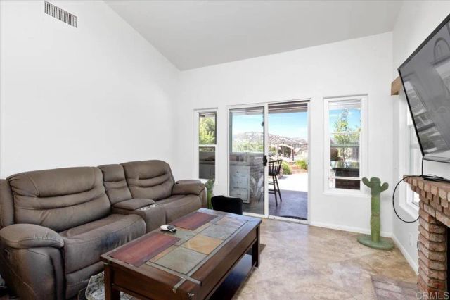 878 Rivertree Drive, Oceanside, CA 92058