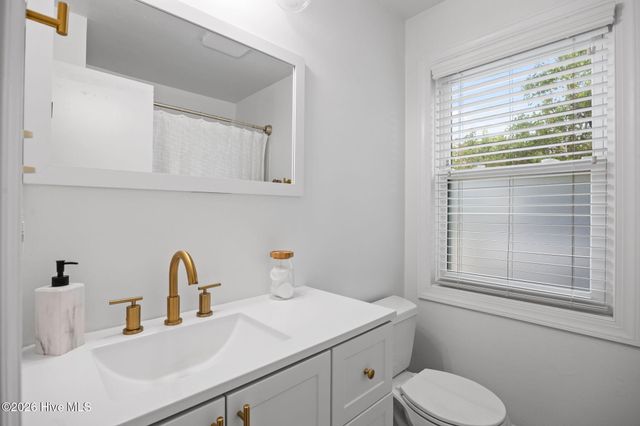 812 Monroe Avenue, Carolina Beach, NC 28428