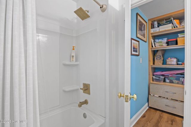 812 Monroe Avenue, Carolina Beach, NC 28428