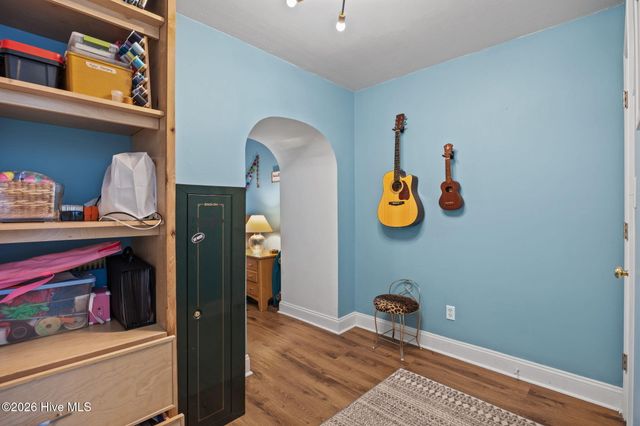 812 Monroe Avenue, Carolina Beach, NC 28428