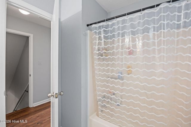 812 Monroe Avenue, Carolina Beach, NC 28428