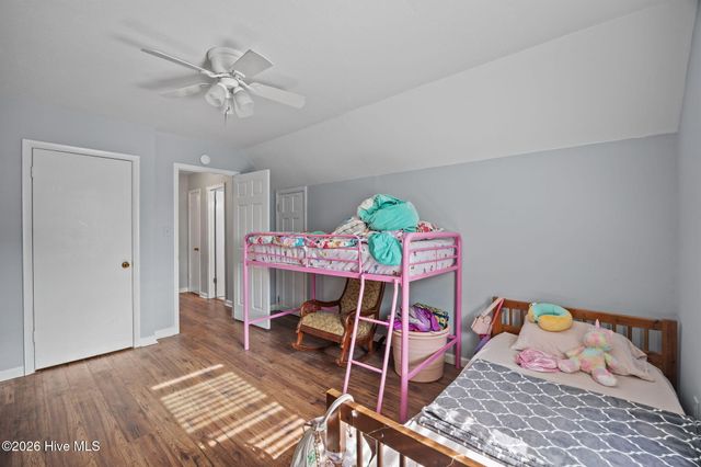 812 Monroe Avenue, Carolina Beach, NC 28428