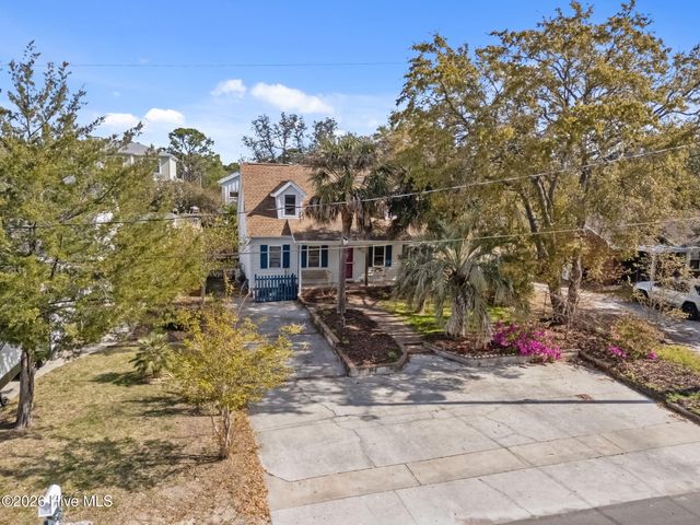 812 Monroe Avenue, Carolina Beach, NC 28428