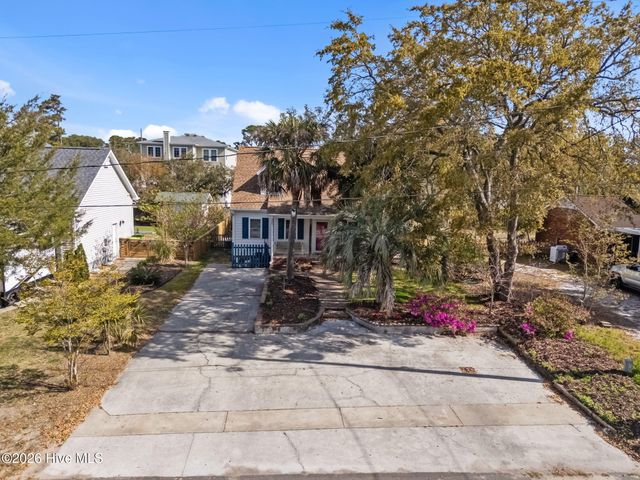 812 Monroe Avenue, Carolina Beach, NC 28428