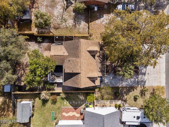 812 Monroe Avenue, Carolina Beach, NC 28428