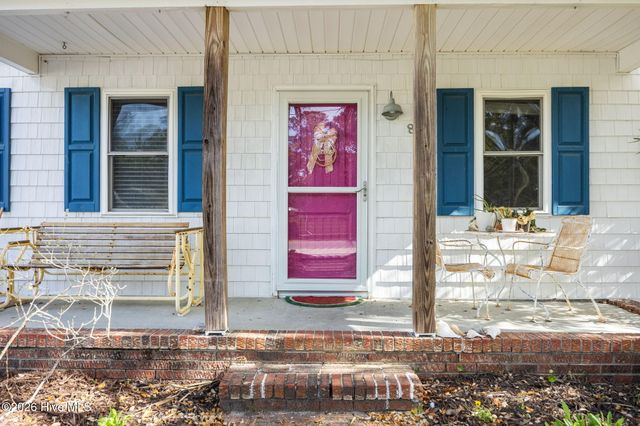 812 Monroe Avenue, Carolina Beach, NC 28428