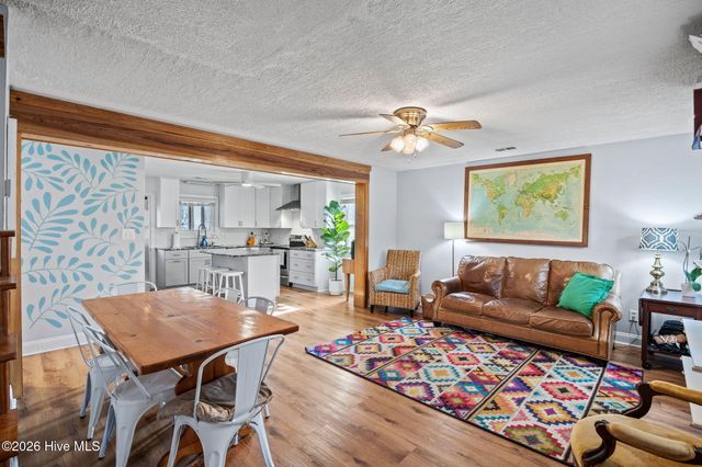 812 Monroe Avenue, Carolina Beach, NC 28428