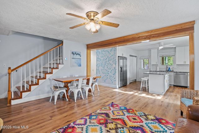 812 Monroe Avenue, Carolina Beach, NC 28428