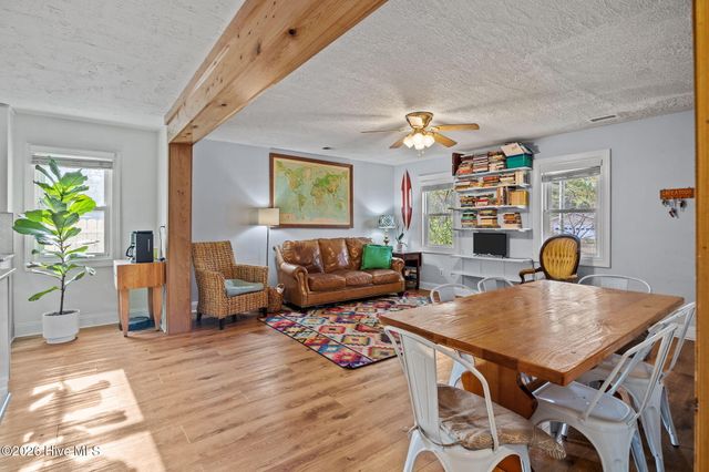 812 Monroe Avenue, Carolina Beach, NC 28428