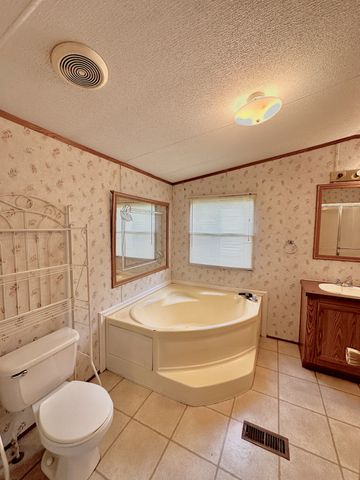 1865 McWhorter Rd, Cunningham, TN 37052
