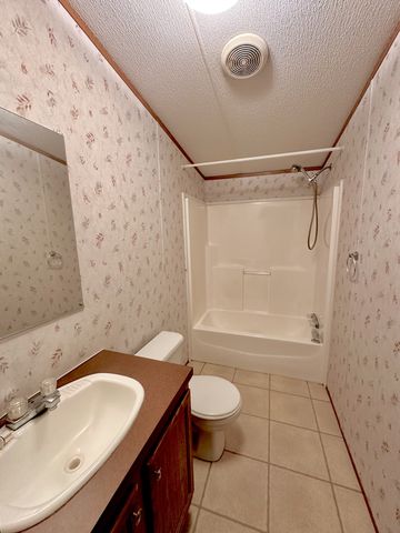 1865 McWhorter Rd, Cunningham, TN 37052
