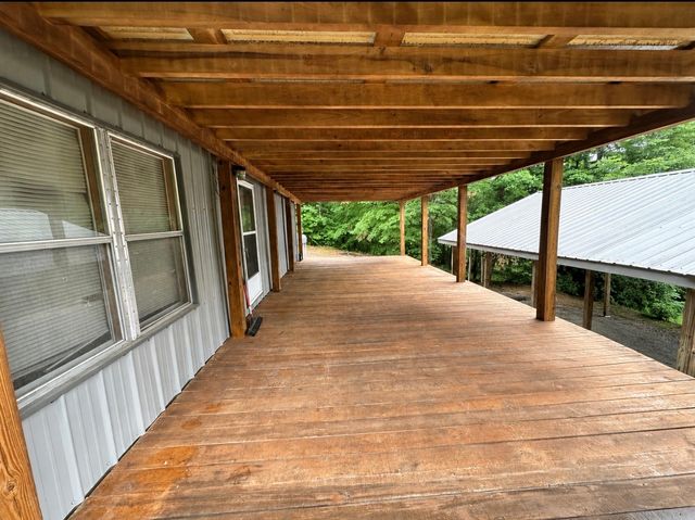1865 McWhorter Rd, Cunningham, TN 37052