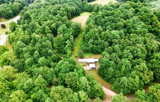 1865 McWhorter Rd, Cunningham, TN 37052