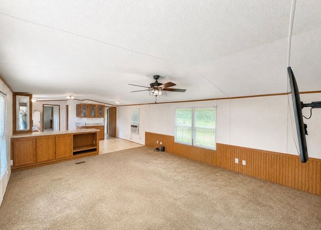 1865 McWhorter Rd, Cunningham, TN 37052