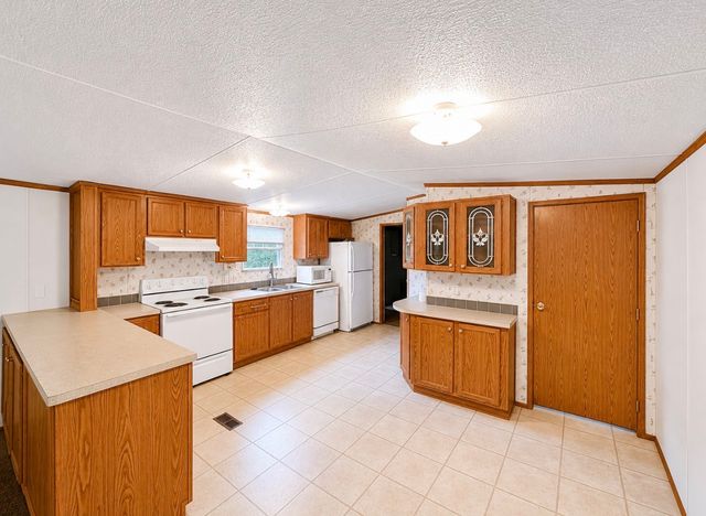 1865 McWhorter Rd, Cunningham, TN 37052
