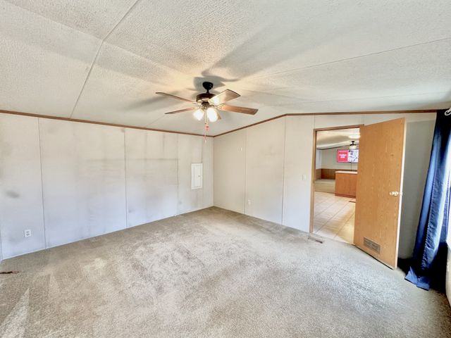 1865 McWhorter Rd, Cunningham, TN 37052