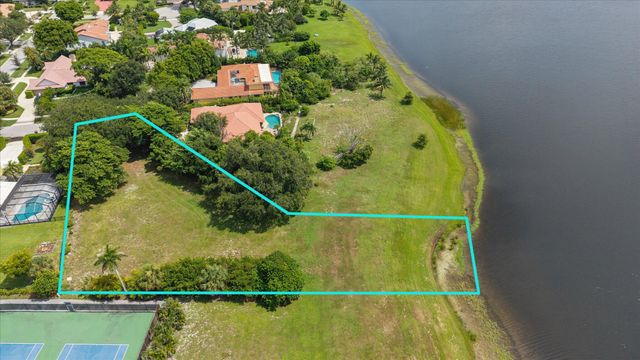10 Sunningdale Circle, West Palm Beach, FL 33401