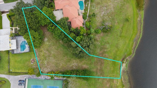 10 Sunningdale Circle, West Palm Beach, FL 33401