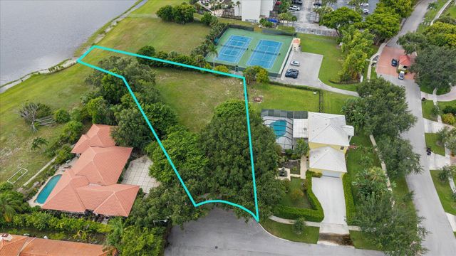 10 Sunningdale Circle, West Palm Beach, FL 33401