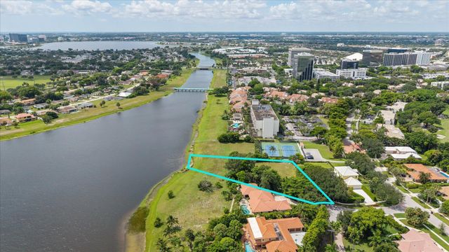 10 Sunningdale Circle, West Palm Beach, FL 33401