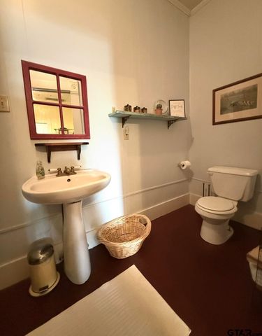 202 Graham Street, Mineola, TX 75773