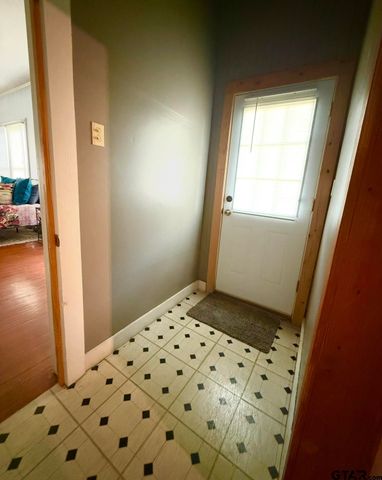 202 Graham Street, Mineola, TX 75773