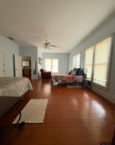 202 Graham Street, Mineola, TX 75773