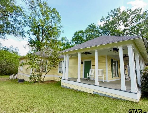 202 Graham Street, Mineola, TX 75773