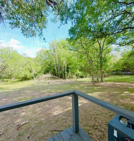 202 Graham Street, Mineola, TX 75773