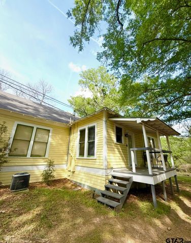202 Graham Street, Mineola, TX 75773