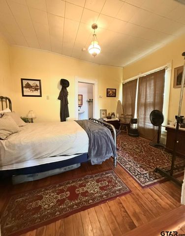 202 Graham Street, Mineola, TX 75773