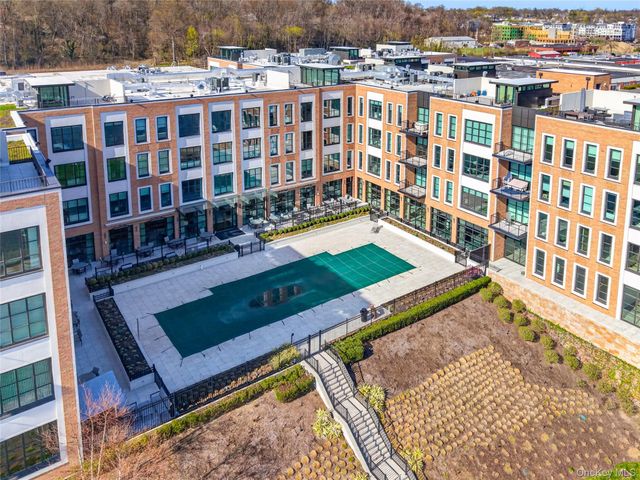 100 Garvies Point Road 1332, Glen Cove, NY 11542