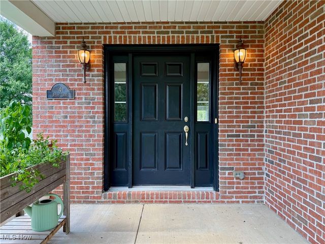 4 Julie Lane, Marietta, OH 45750