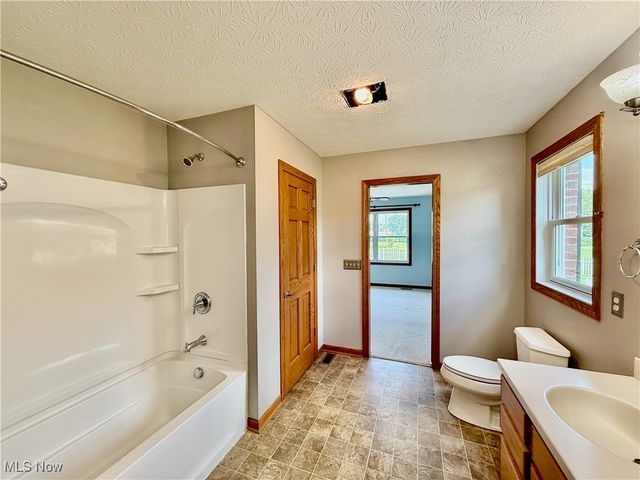 4 Julie Lane, Marietta, OH 45750