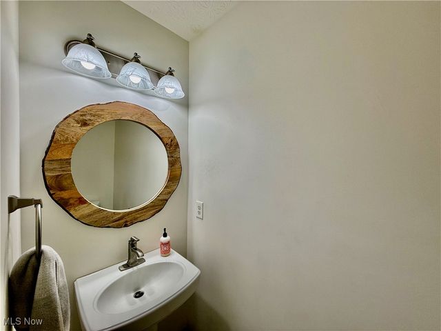 4 Julie Lane, Marietta, OH 45750