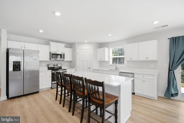 77 ALNWICK LN, Martinsburg, WV 25405