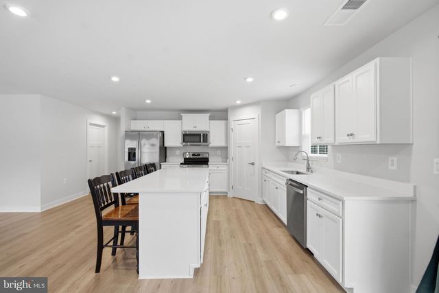 77 ALNWICK LN, Martinsburg, WV 25405