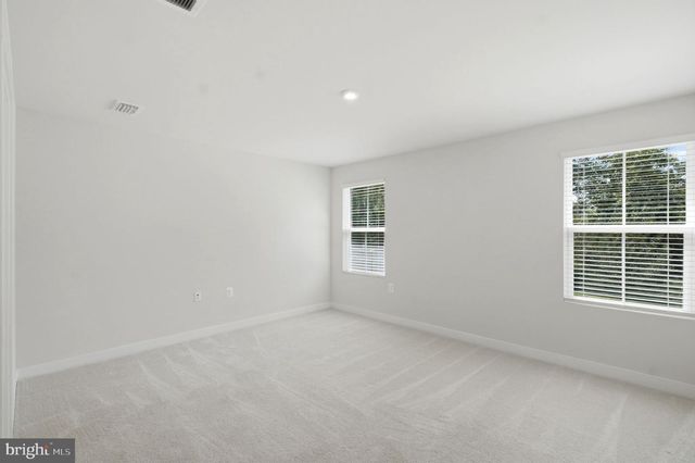 77 ALNWICK LN, Martinsburg, WV 25405