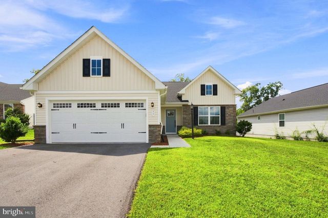 77 ALNWICK LN, Martinsburg, WV 25405