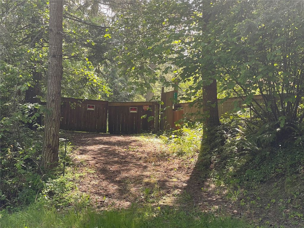 17533 E Clear Lake Boulevard SE, Yelm, WA 98597