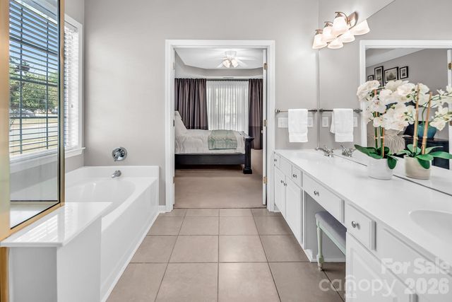 2903 Wheat Meadow Lane, Charlotte, NC 28270