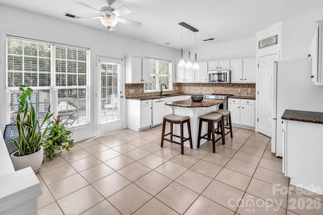 2903 Wheat Meadow Lane, Charlotte, NC 28270