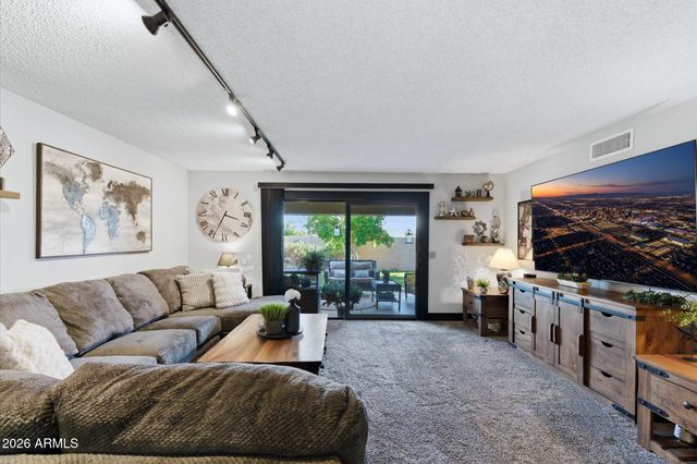 9427 W MCRAE Way, Peoria, AZ 85382