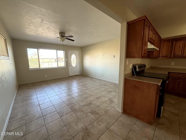 2801 Hawick Road, El Paso, TX 79925