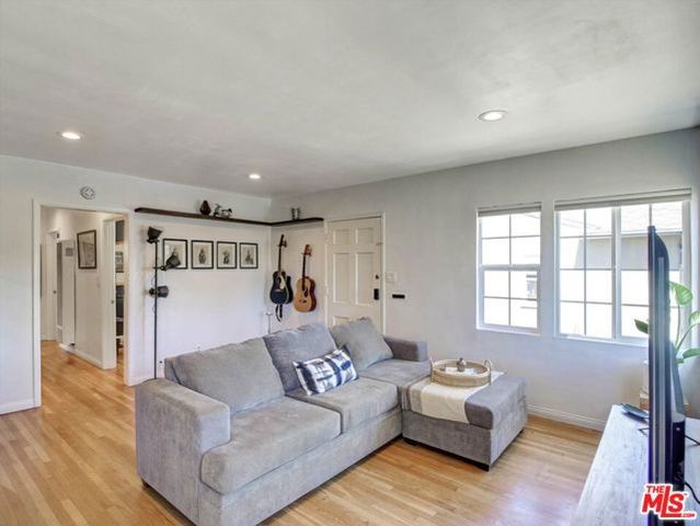 3021 S Genesee Avenue, Los Angeles, CA 90016