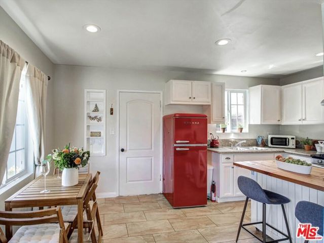 3021 S Genesee Avenue, Los Angeles, CA 90016