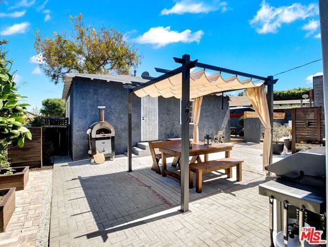 3021 S Genesee Avenue, Los Angeles, CA 90016